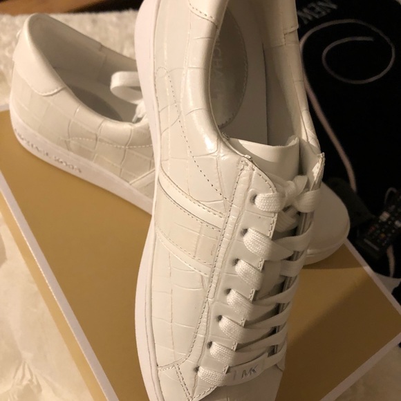 White MK sneaker - Picture 2 of 8